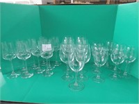 23 CRYSTAL WINE GLASSES (9 'SPIEGELAU' CRYSTAL)