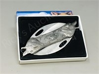 new- folding knife in gift box- wolf theme