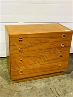 teak 4 drawer dresser - 32" w x 16" w x 28" h