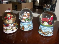snow globes & figurines