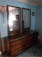 Lane dresser with double mirrors