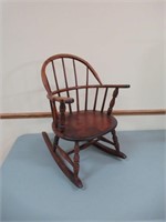 Child's Rocking Chair /Chaise bercante pour enfant