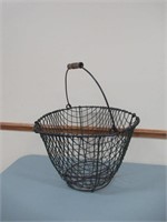 Wire Egg Basket / Panier à oeufs métallique