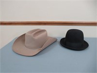2 Vintage Hats / Chapeaux vintages