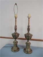 Pair Brass Lamps / Paire lampes en laiton