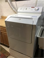 MAYTAG FRONT LOAD ELECTRIC DRYER - WORKS