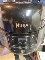 NINJA FOOD PRESSURE COOKER- LOOKS NEW