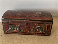 Old World Style Jewelry Chest