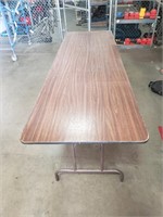 Folding table