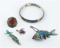 5 Chinese pieces of jewelry.