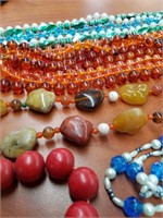Large lot of Necklaces (see photos)