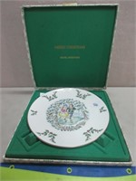 ROYAL DOULTON MERRY CHRISTMAS COLLECTOR PLATE