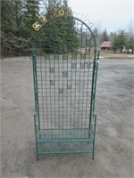 NEAT WIRE DISPLAY RACK 28.5X12X69 INCHES