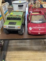 2 TOY CARS