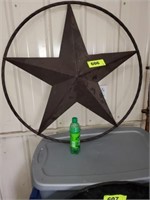 ROUND METAL DECORATIVE STAR IN CIRCLE