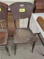 ANTIQUES WOOD DINING CHAIR