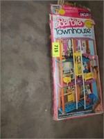 BARBIE TOWNHOUSE- UNSURE IF COMPLETE
