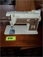 SINGER TOUCH & SEW SEWING MACHINE IN CABINET