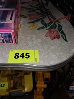 50'S FORMICA FLOWER THEMED KITCHEN TABLE