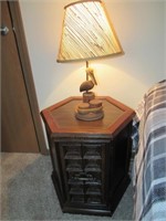 end table & 3 lamps