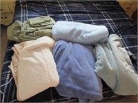 elec. blanket & blankets