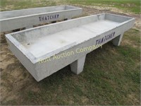 Concrete feed trough