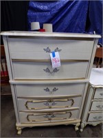 5 Drawer chest of Drawers