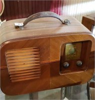 Vintage inlaid wood Emerson electric AM Radio