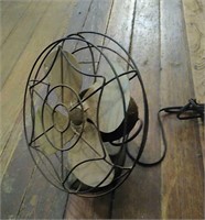 Vintage Eskimo Fan - Plugged in and works!