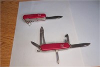 2 Swiss Army Pocket Knives Wenger,  VictorInox