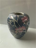 ORIENTAL VASE ABOUT 9 INCHES TALL