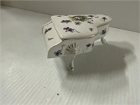 NORCREST VIOLET GLASS PIANO BOX ABOUT 2 INCHES