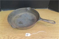 Cast Iron Skillet Erie Marked 711  9 B