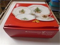 NIKKO CHRISTMAS PLATES