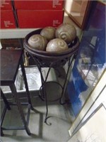 METAL STAND AND DECOR BASKET OF BALLS