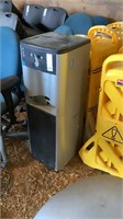 Water cooler