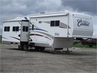 lot 3002- 2003 Cardinal 5th Wheel camper w/ TITLE