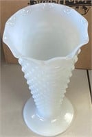 MILK GLASS VASE / 9.5 INCHES / SHIPS TO YOU