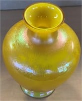 6" TALL / YELLOW GLASS VASE / SHIPS