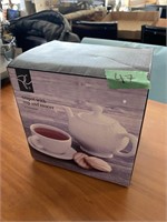 Teapot with cup & saucer