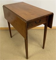 LOVELY 1820’S ONE DRAWER DROP SIDE TABLE