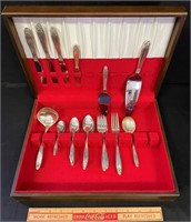 PRETTY PRELUDE STERLING SILVER CUTLERY WITH FELTED