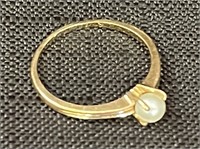 SWEET 10K GOLD RING WITH PEARL
