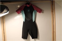 New Body glove, women's Size Small diving/wet