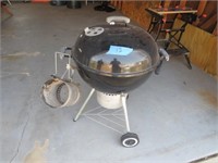 Weber Charcoal Grill w/ Charcoal Starter 22 1/2”