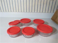 Small Pyrex Dishes with Rubber Modern Lids