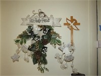 Wall Hanging Decorations “Wreath” Measures Approx
