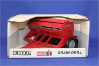 Case IH Grain Drill 5100 new style 1/16 diecast