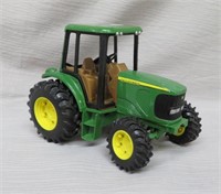 John Deere Tractor - Ertl - cab is not attached