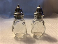 Vintage salt pepper shakers